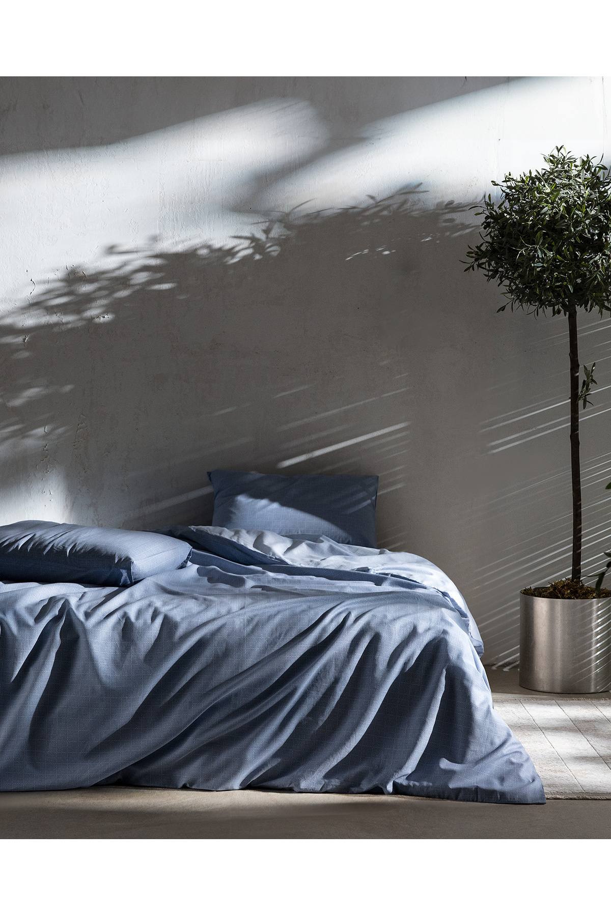 Madame Coco Odette Family Size %100 Pamuk Ranforce Baskılı Çarşaflı Nevresim Takımı - Koyu Mavi