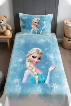 EVPANYA Kartaneli Mavi Elsa Desenli Yatak Örtüsü ve Yastık Kılıfı