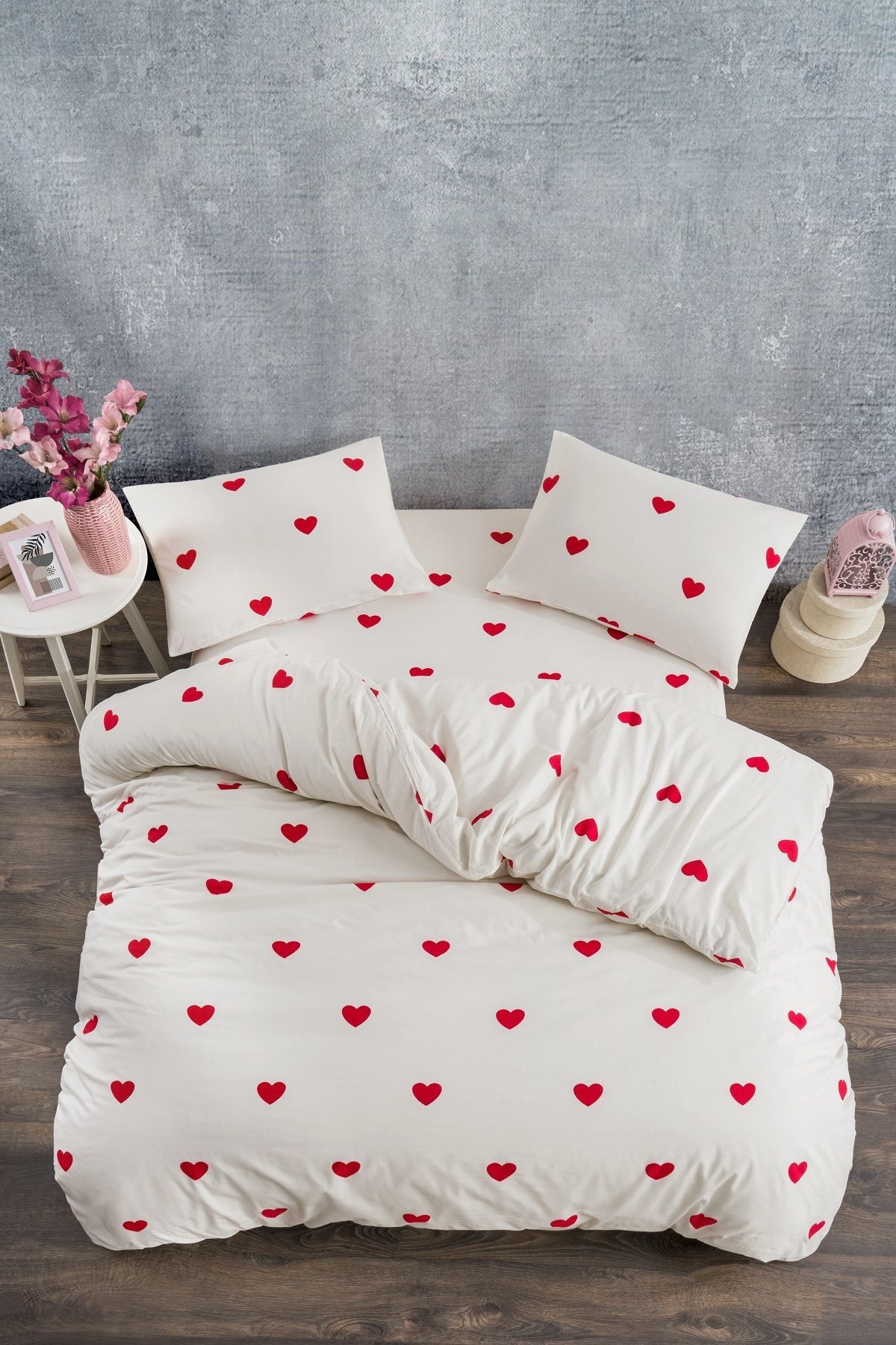 Valezium ISABELLE ÇİFT KİŞİLİK DESENLİ NEVRESİM TAKIMI LASTİKLİ ÇARŞAFLI VE 2 YASTIK KILIFLI