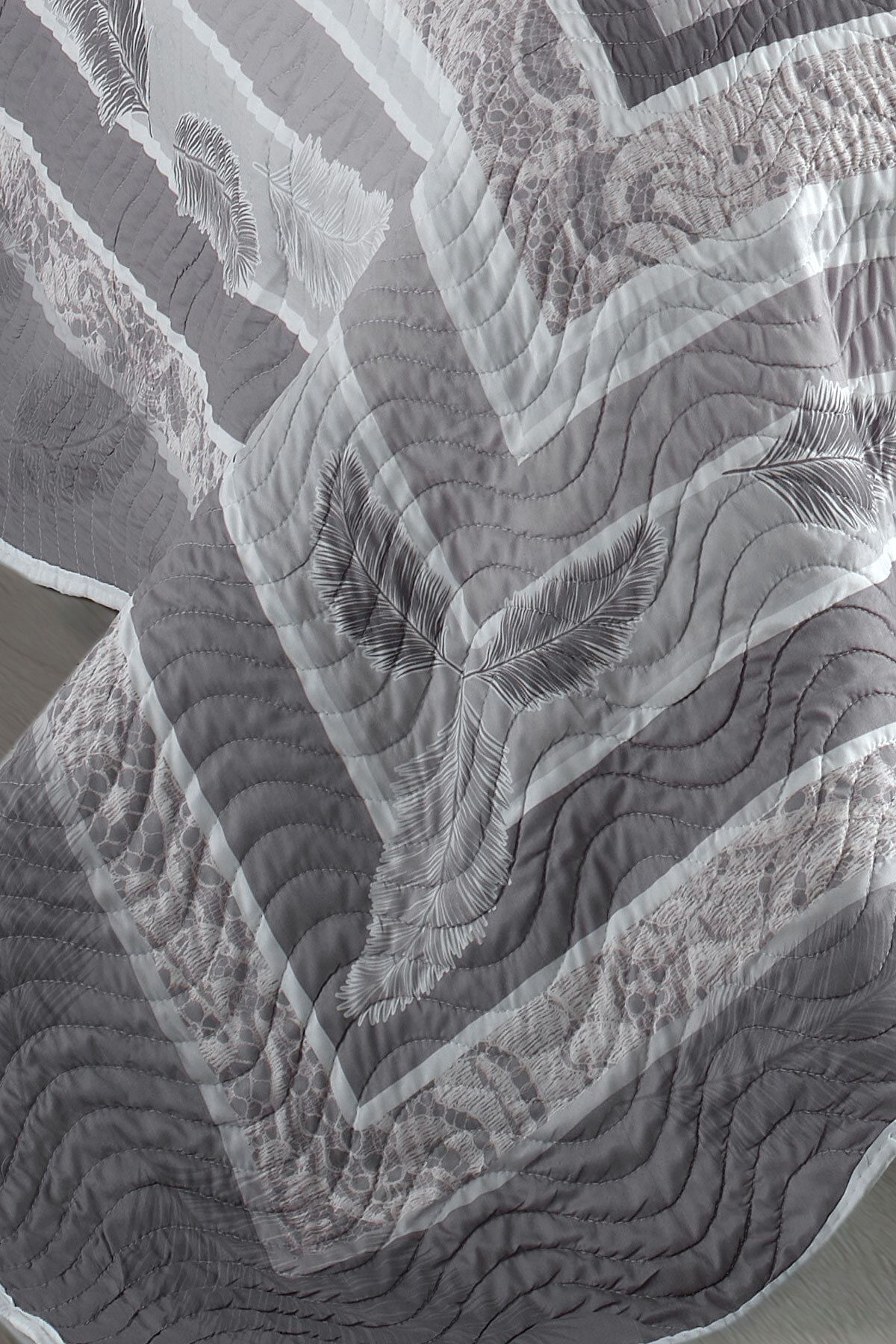 Örtüm Alya Çift Kişilik Kapitone Yatak Örtüsü - Gri - Görsel 3