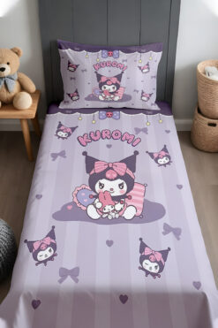 EVPANYA Mor Şeritli Oyuncu Kuromi Desenli Yatak Örtüsü ve Yastık Kılıfı