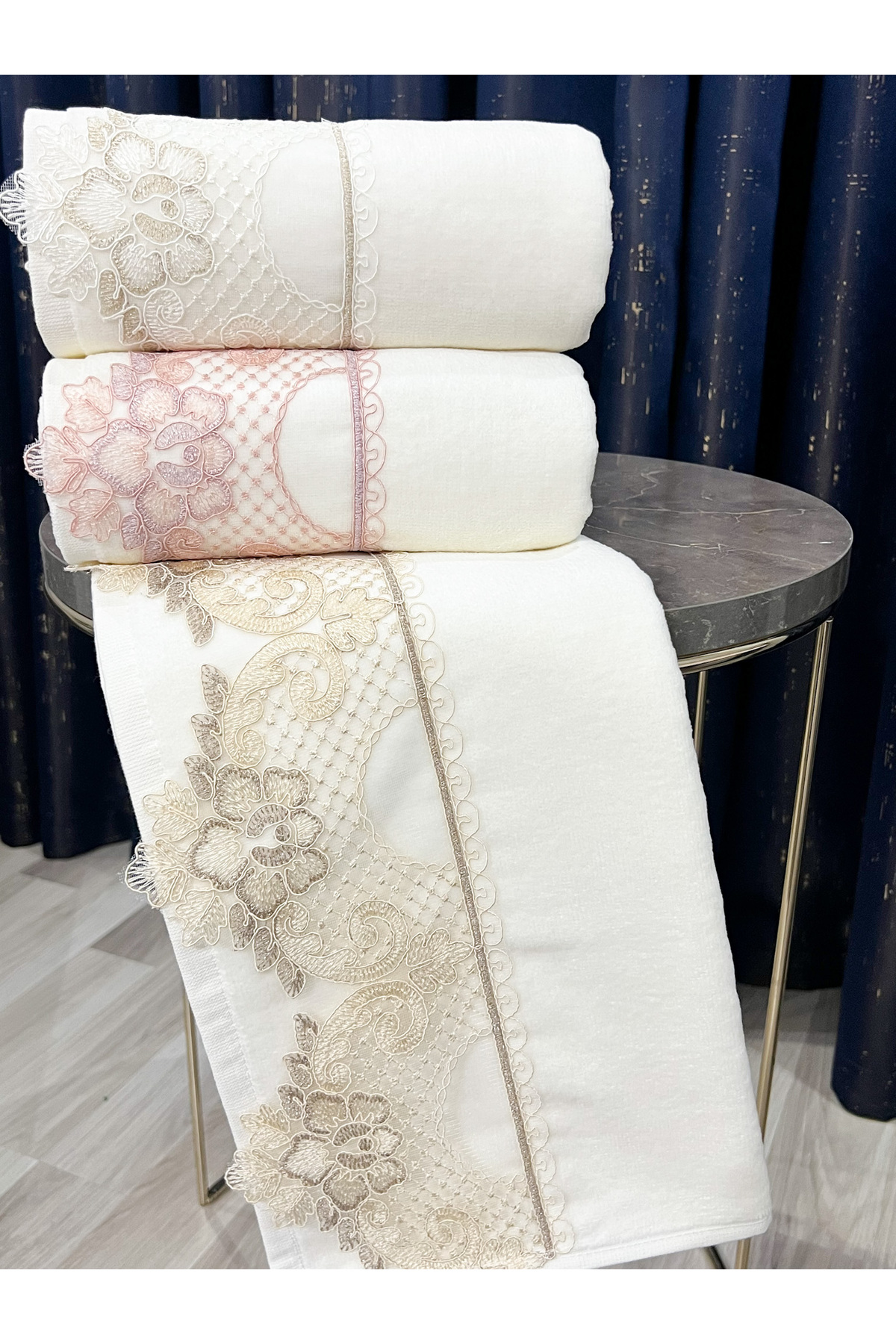 AYHANHOME 3 Lü Kadife Lüks Fransız Güpürlü Çeyizlik 50x90 El ve Yüz Havlusu