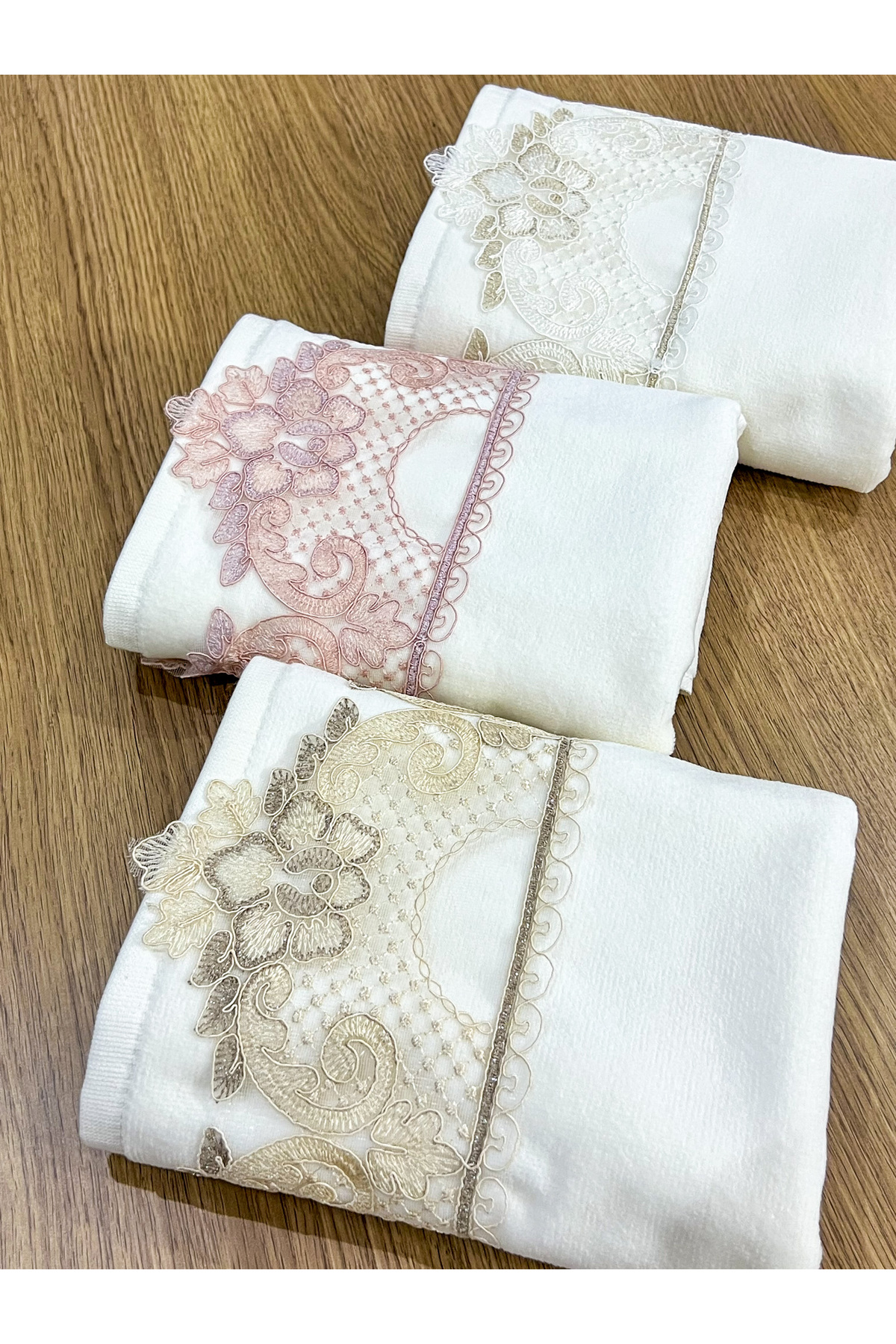 AYHANHOME 3 Lü Kadife Lüks Fransız Güpürlü Çeyizlik 50x90 El ve Yüz Havlusu - Görsel 2
