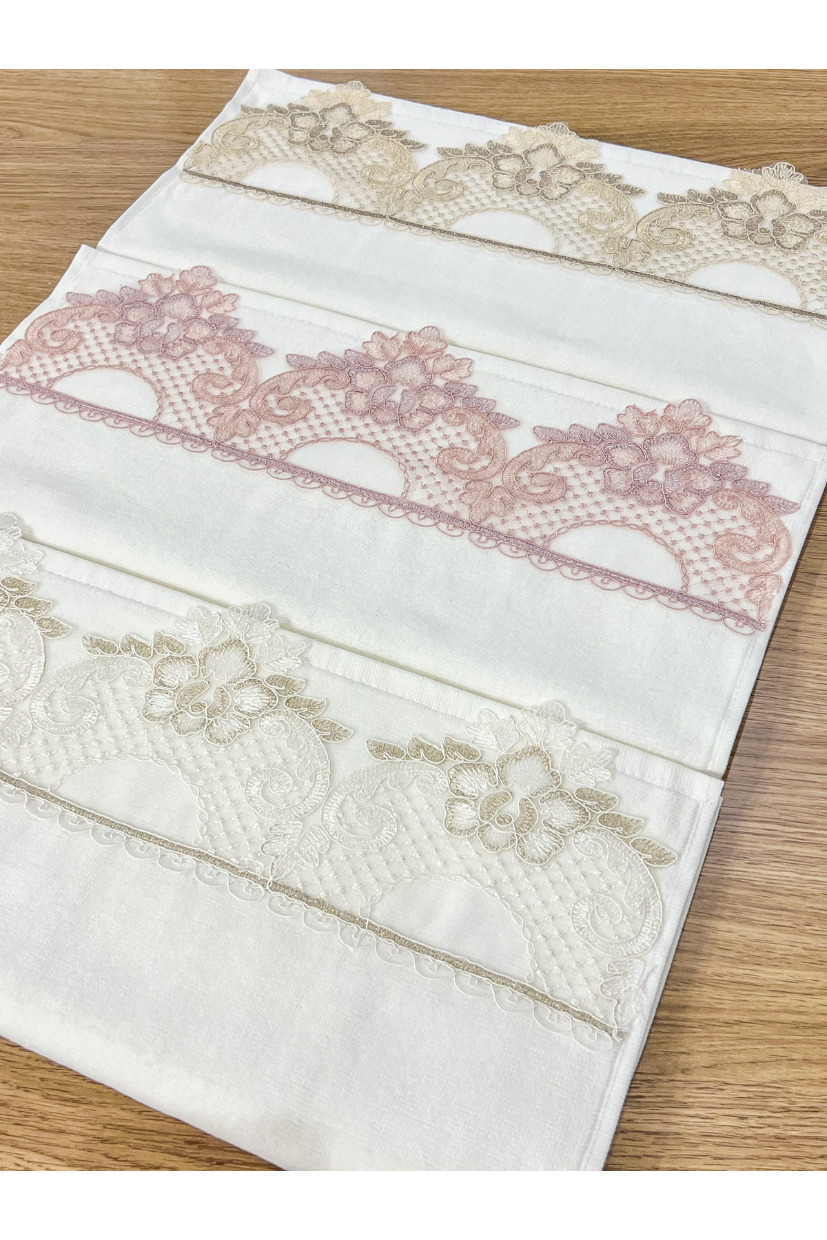 AYHANHOME 3 Lü Kadife Lüks Fransız Güpürlü Çeyizlik 50x90 El ve Yüz Havlusu - Görsel 3