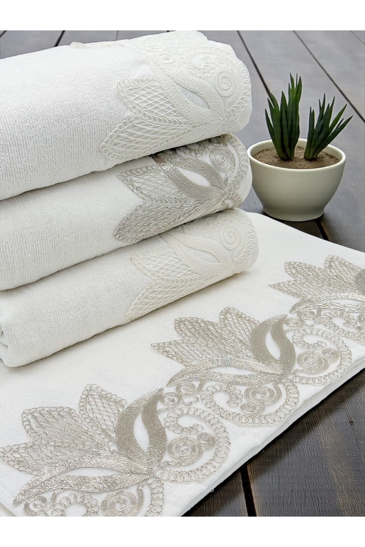 AYHANHOME 4 lü Kadife Lüks Fransız Güpürlü Çeyizlik 50x90 El ve Yüz Havlusu - Görsel 3