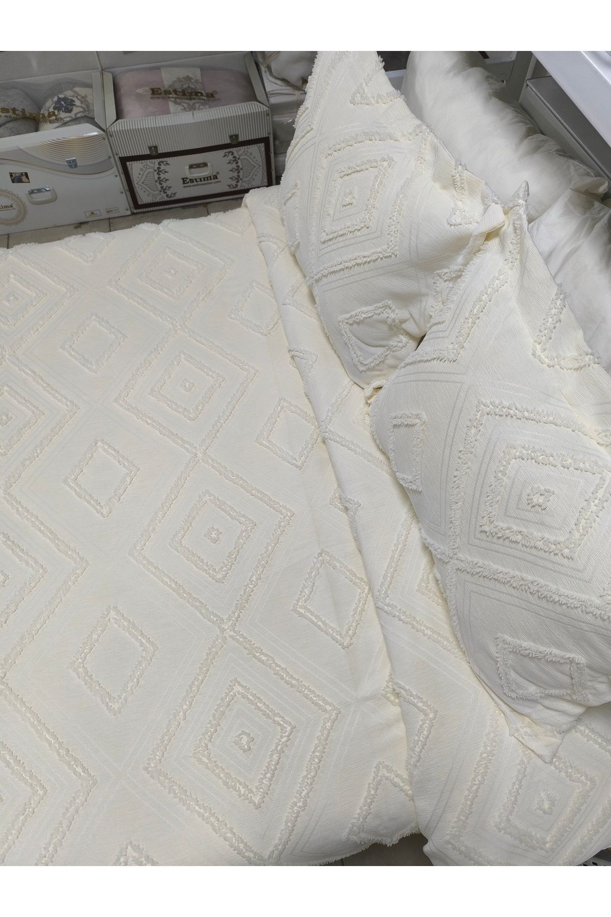 bursa çeyiz Sofya İskandinav Çift Kişilik Püsküllü Yatak Örtüsü 250x260 2 Yastık 50x80 - Görsel 3