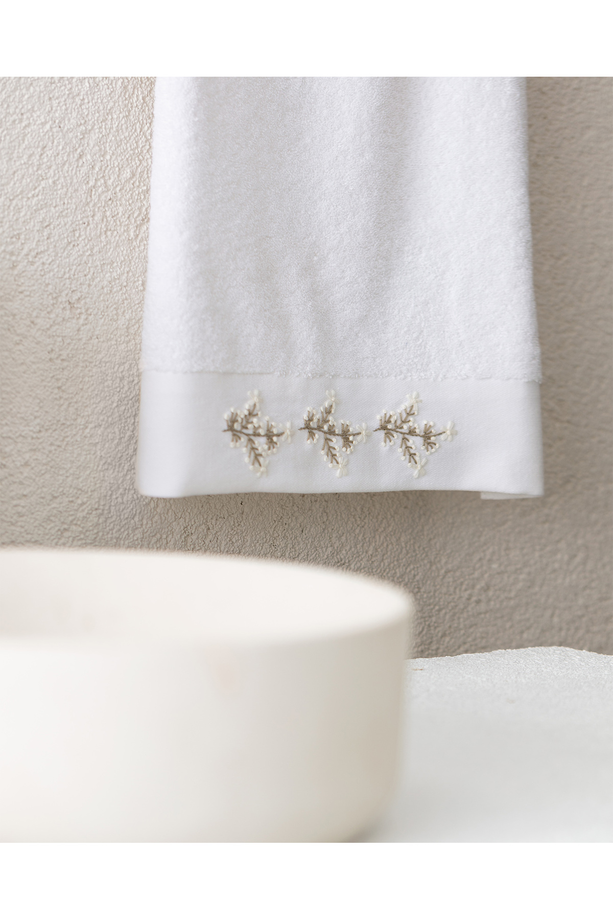 Madame Coco Opal Nakışlı %100 Pamuk Yüz Havlusu - Beyaz - 50x76 cm - Görsel 2