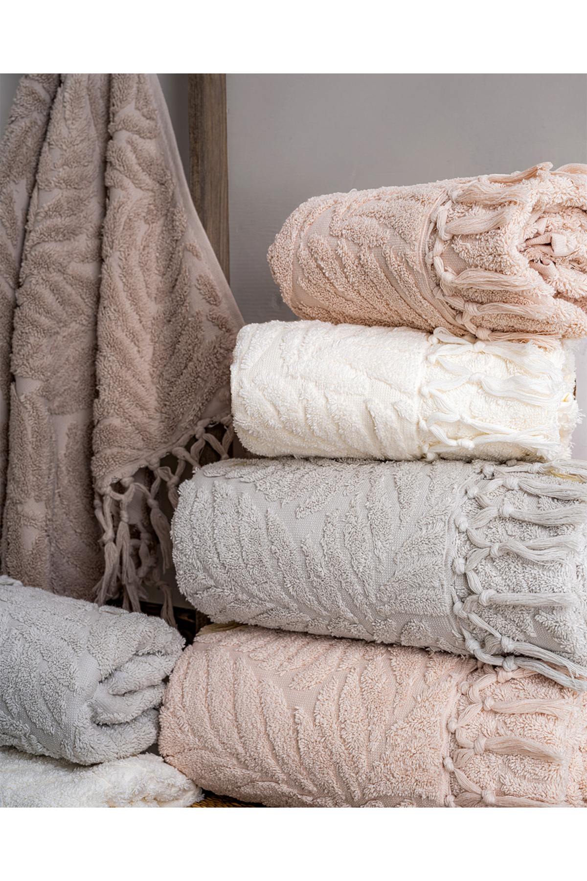 Hazangülü Buldan Üretimi Çeyizlik Lüks Jakarlı Merlin 4'lü El/yüz Havlusu I 50x90 - Görsel 3