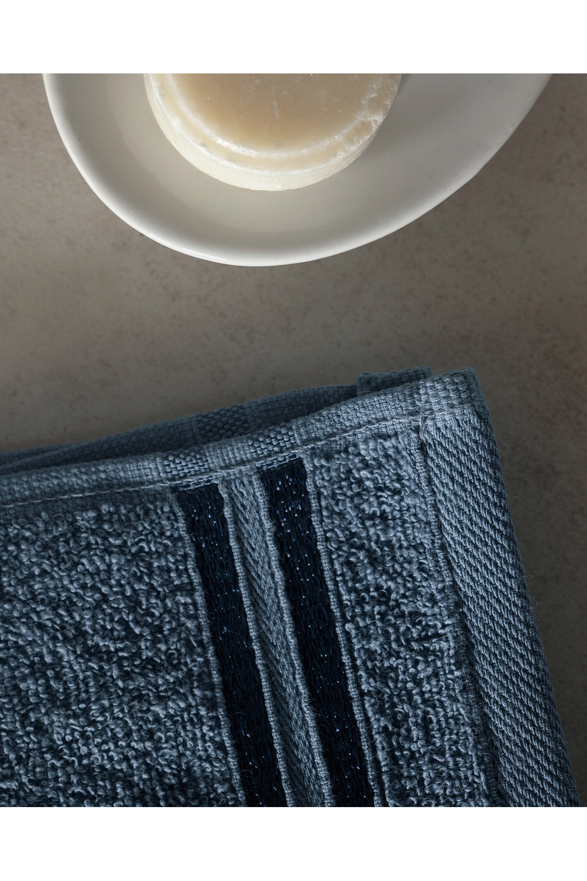 Madame Coco Maynor Bordürü Floşlu 2'li %100 Pamuk El Havlusu - Mavi - Görsel 3