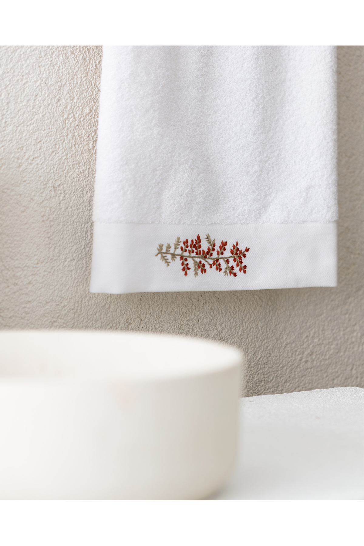 Madame Coco Slyvia Nakışlı %100 Pamuk Yüz Havlusu - Beyaz - 50x76 cm - Görsel 2