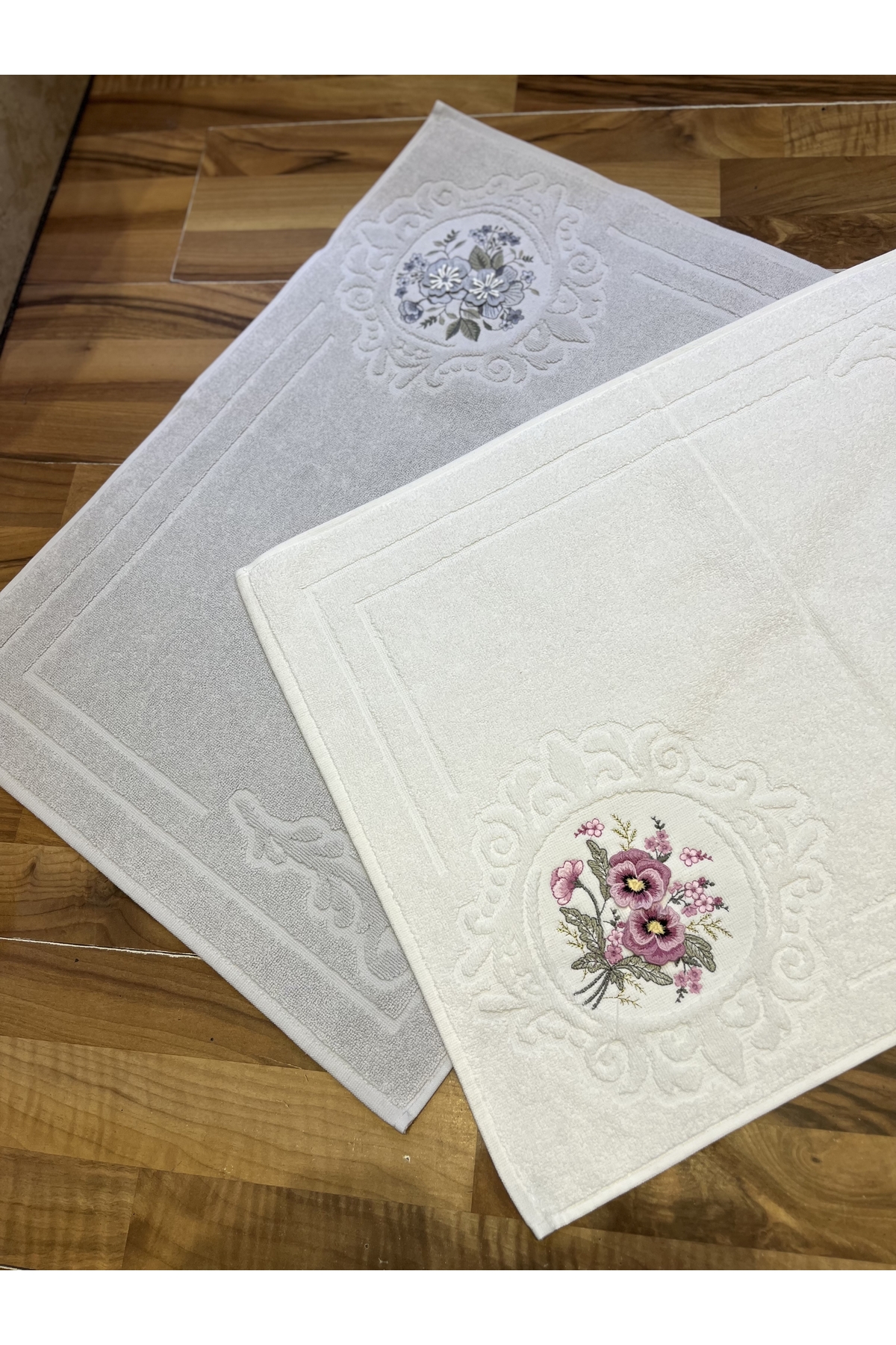 Nurpak 3d Nakışlı 50x70 lüx 2li ayak havlusu Gri-Krem - Görsel 2