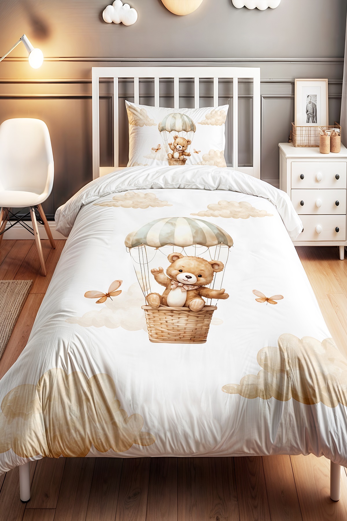 EVPANYA Bulutlar Üzerindeki Sevimli Ayıcık Desenli Tek Kişilik Bebek Çocuk Nevresim Seti