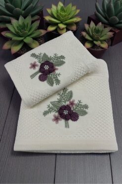 MORMENEKŞE HAVLU MORMENEKŞE ANALI KIZLI HAVLU TAKIMI 1 ADET 50X85 CM YÜZ HAVLUSU 1 ADET 30X50 CM EL HAVLUSU