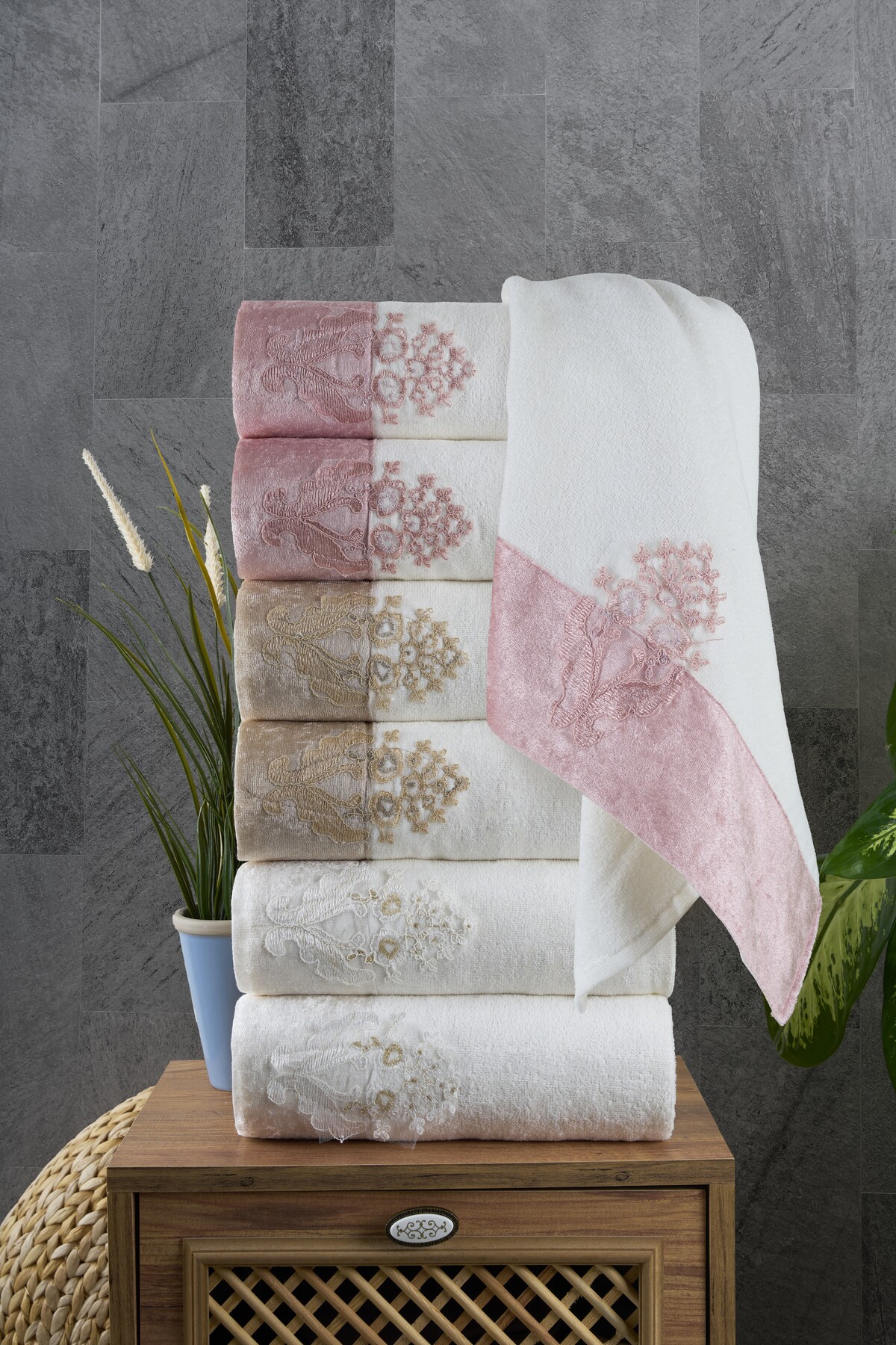 Familia Home 6’lı Fransız Güpürlü Kadife El & Yüz Havlusu Seti