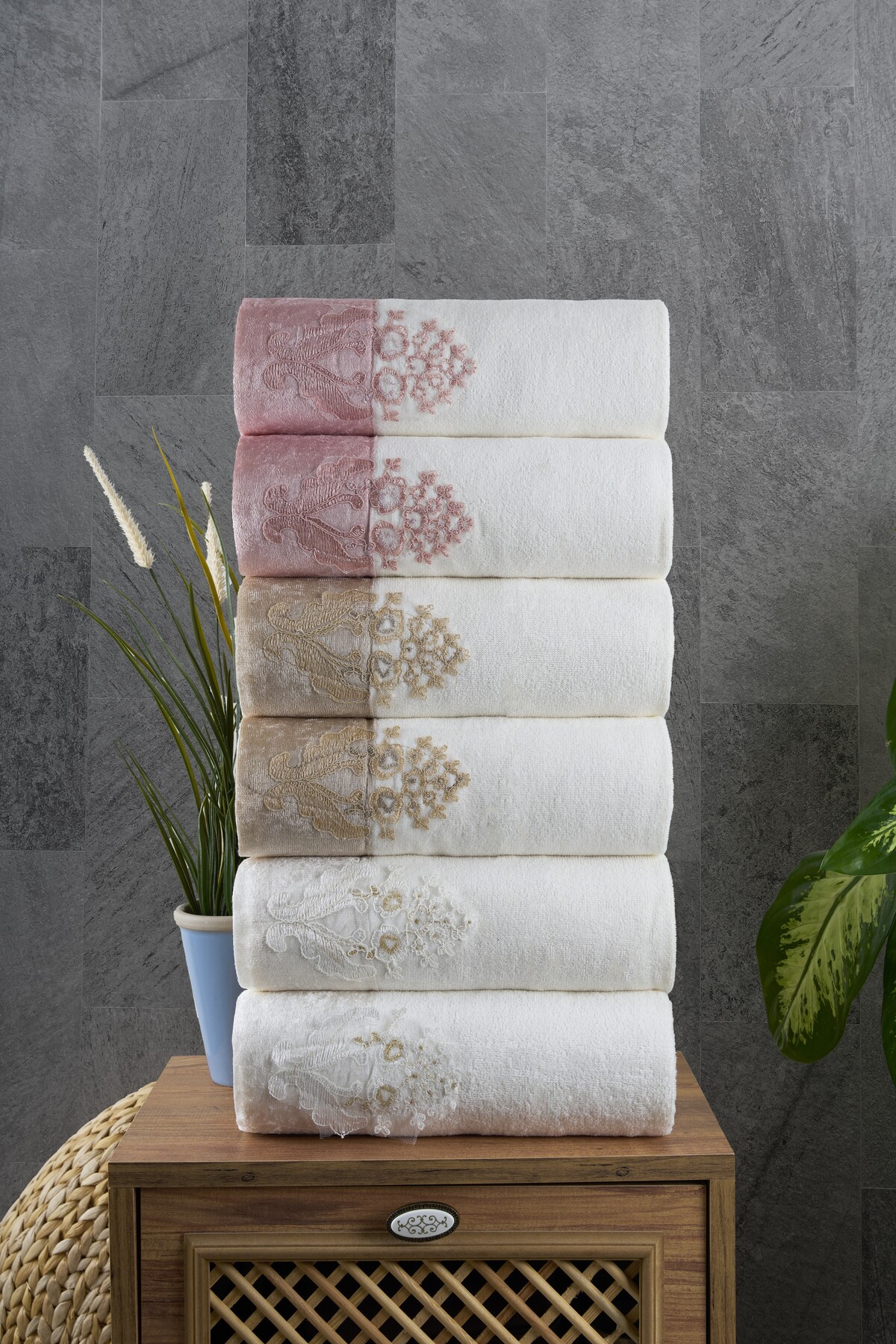 Familia Home 6’lı Fransız Güpürlü Kadife El & Yüz Havlusu Seti - Görsel 2