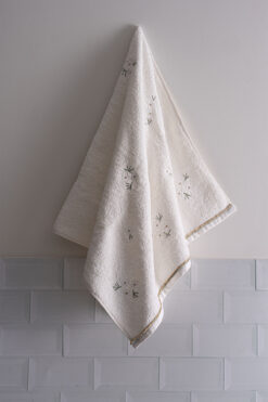 Nazik Home Nadia Papatya Nakışlı El Havlusu (30 x 50 cm)