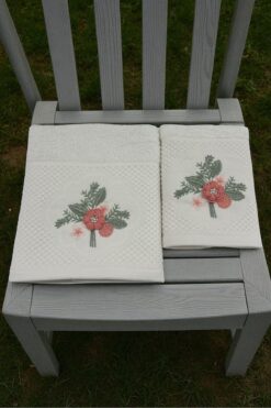 MORMENEKŞE HAVLU MORMENEKŞE ANALI KIZLI HAVLU TAKIMI 1 ADET 50X85 CM YÜZ HAVLUSU 1 ADET 30X50 CM EL HAVLUSU
