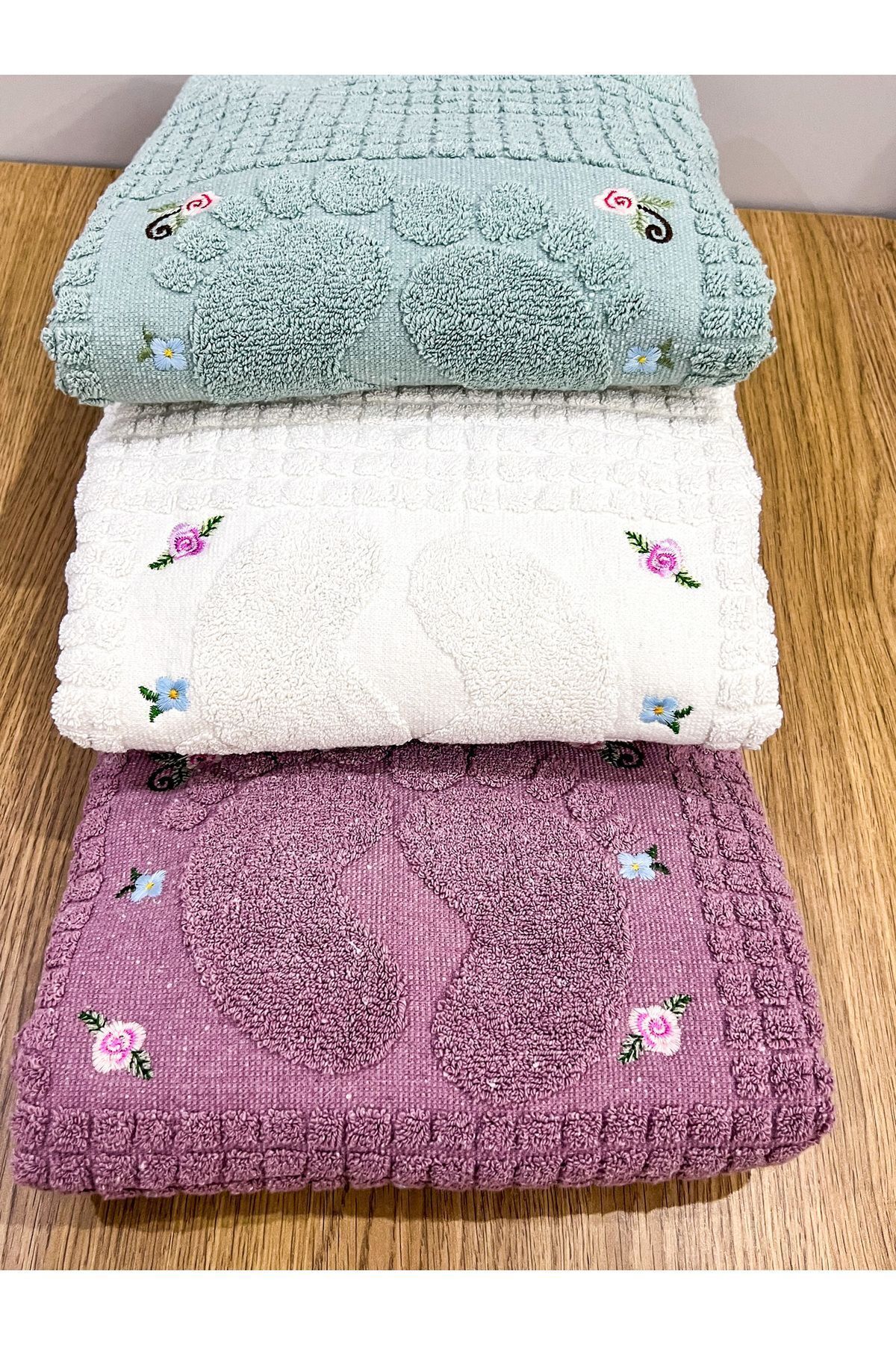 AYHANHOME 3 Adet Nakışlı Ayak Havlusu %100 Pamuk Ölçü:50x70 - Görsel 3