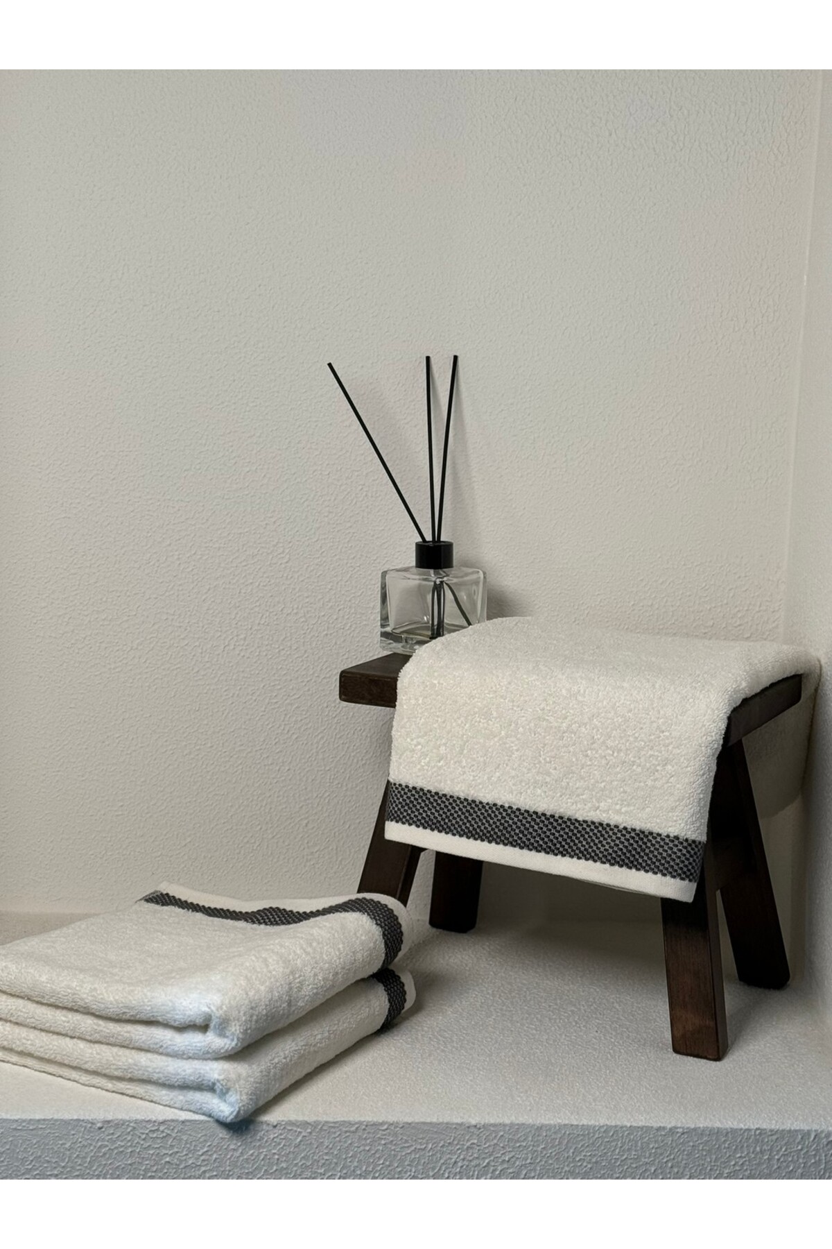 Lumia Studio %100 Pamuk Lumia 2'li Premium Bej Antrasit Bordür El Yüz Havlu Seti 50x80cm - Görsel 2