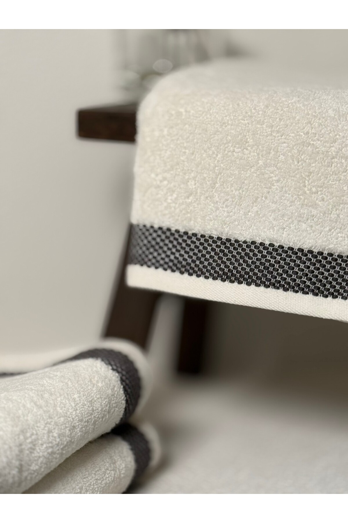 Lumia Studio %100 Pamuk Lumia 2'li Premium Bej Antrasit Bordür El Yüz Havlu Seti 50x80cm - Görsel 3