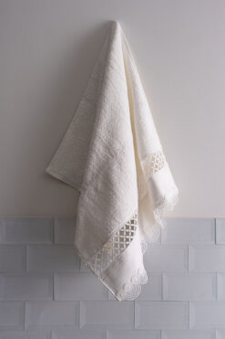 Nazik Home Queen İşlemeli Yüz Havlusu (50 x 90 cm)