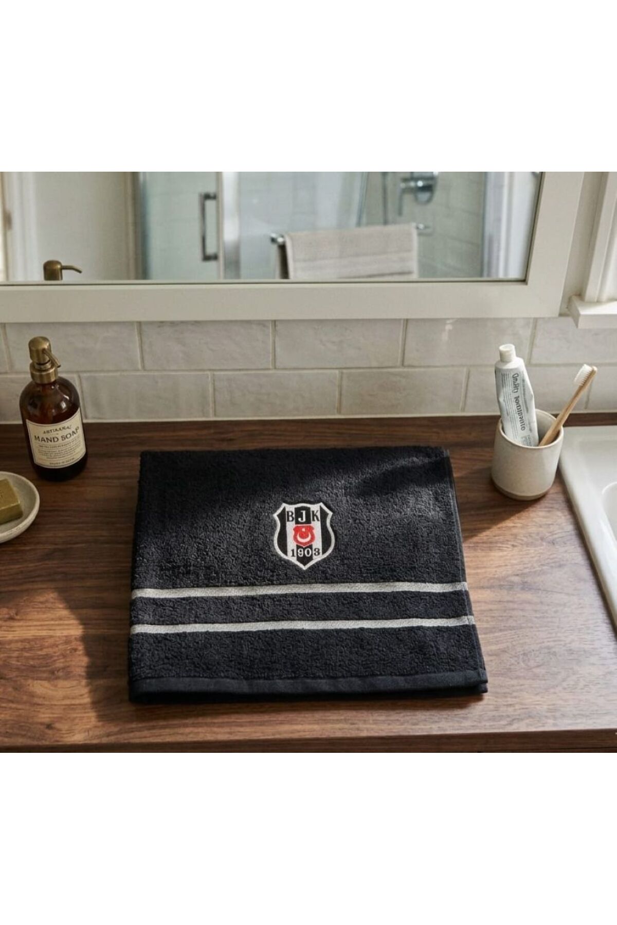 Taç YENİ SEZON LİSANSLI BEŞİKTAŞ ARMA BANYO HAVLUSU SİYAH