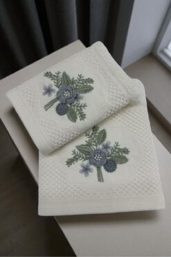 MORMENEKŞE HAVLU MORMENEKŞE ANALI KIZLI HAVLU TAKIMI 1 ADET 50X85 CM YÜZ HAVLUSU 1 ADET 30X50 CM EL HAVLUSU