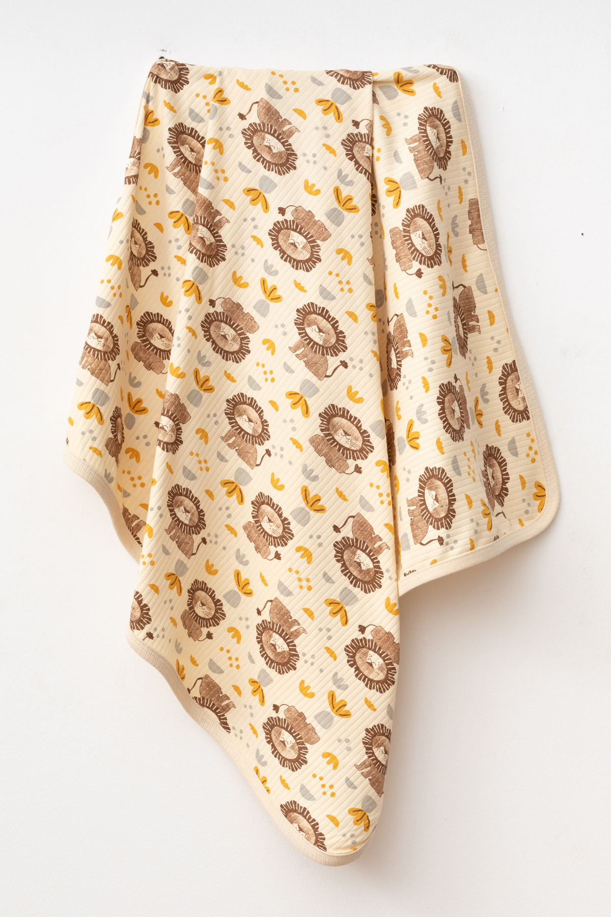 yukobaby bebeğiniz için en doğalı Minik Aslanlar Naturel Pamuklu 80x90 Cm Tek Kat Bebek Battaniye Yk23058