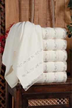 Fiesta Tekstil 50x90 Mihrimah Kadife Nakışlı 6’lı Havlu