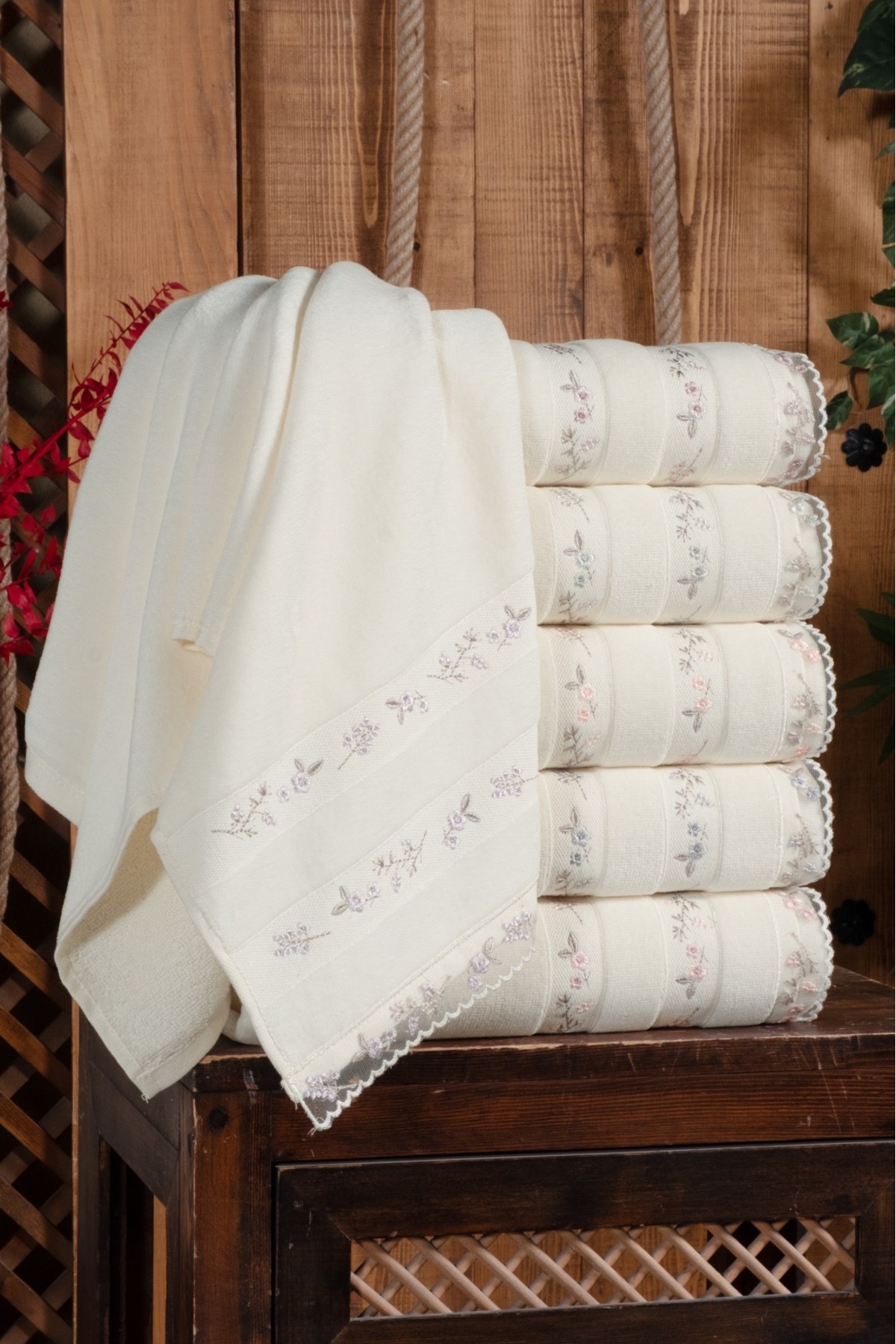 Fiesta Tekstil 50x90 Mihrimah Kadife Nakışlı 6’lı Havlu