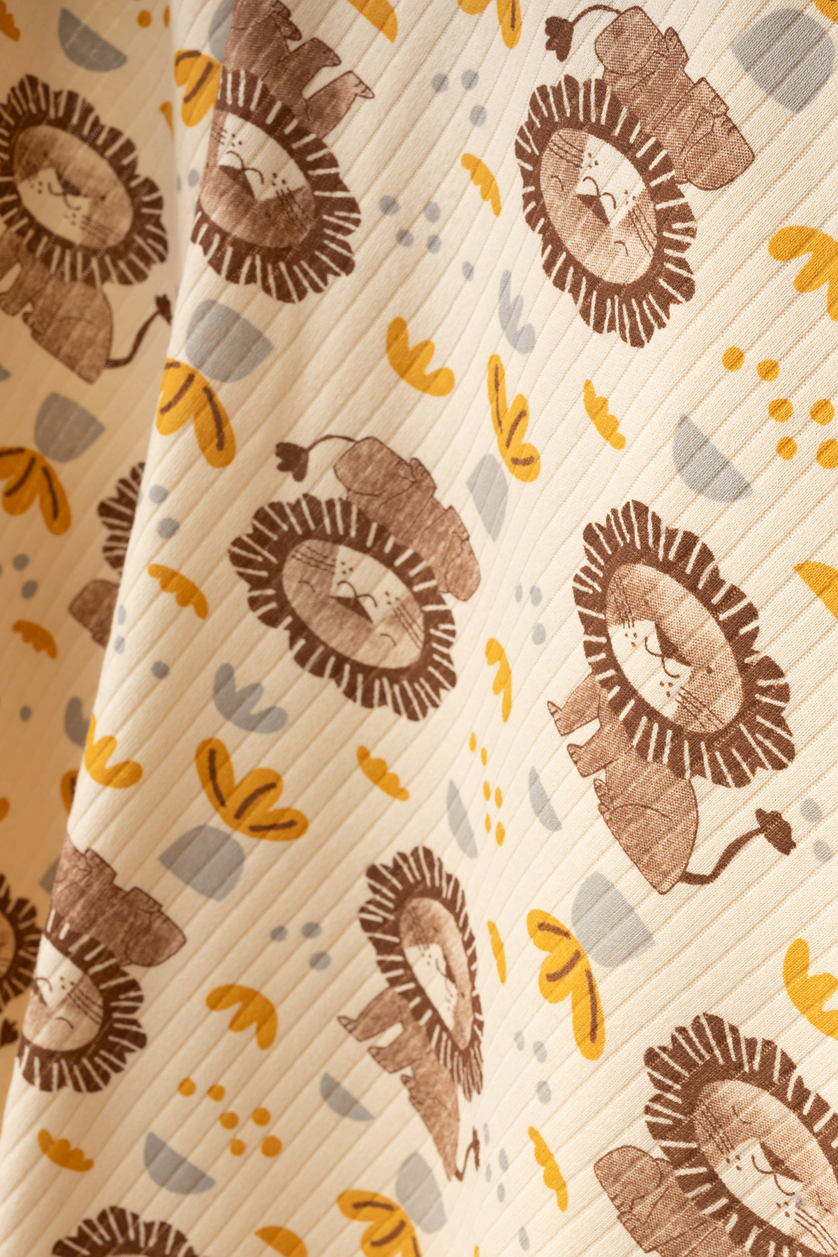 yukobaby bebeğiniz için en doğalı Minik Aslanlar Naturel Pamuklu 80x90 Cm Tek Kat Bebek Battaniye Yk23058 - Görsel 2