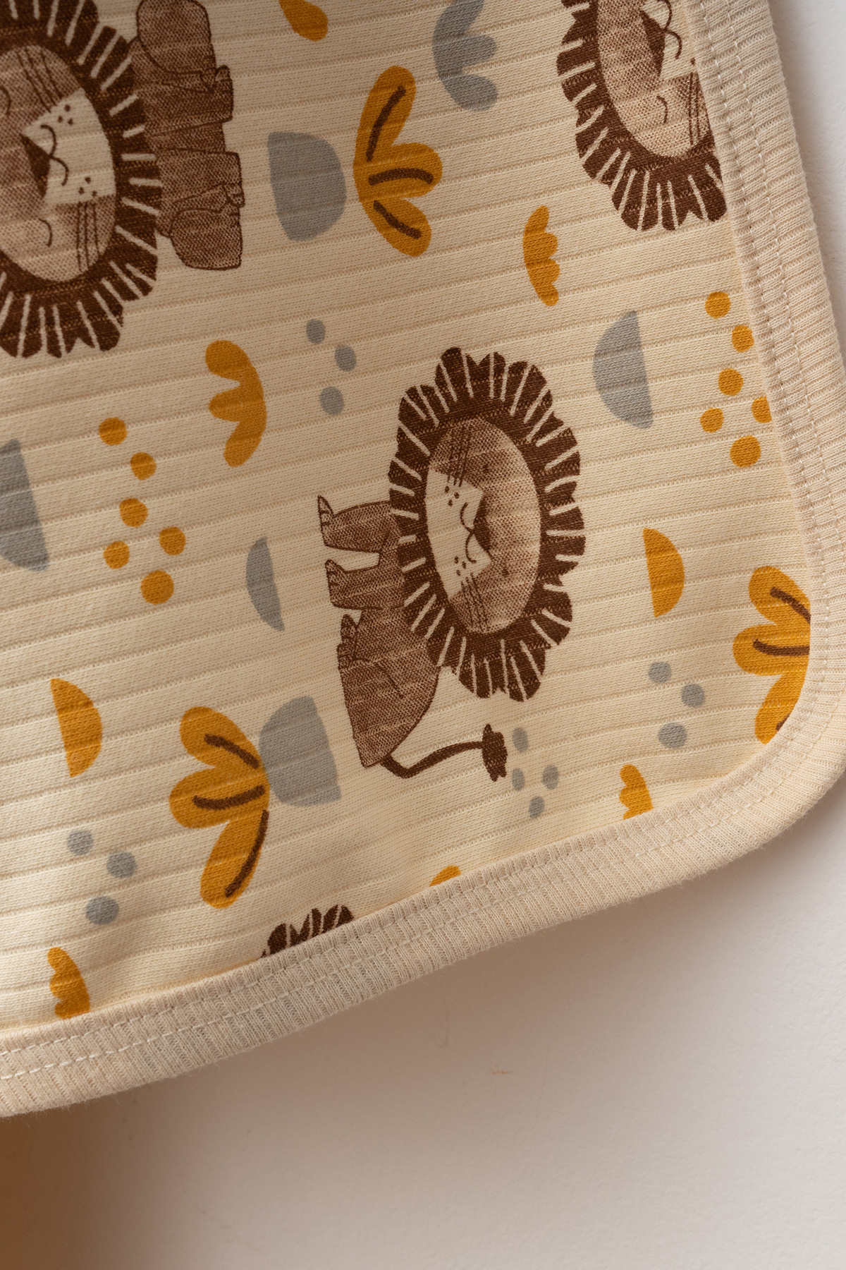 yukobaby bebeğiniz için en doğalı Minik Aslanlar Naturel Pamuklu 80x90 Cm Tek Kat Bebek Battaniye Yk23058 - Görsel 3