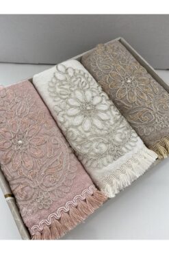 AYHANHOME 3'lü Fransız Güpürlü Taşlı Püsküllü Kutulu Çeyizlik 50x90 Kadife El Ve Yüz Havlusu