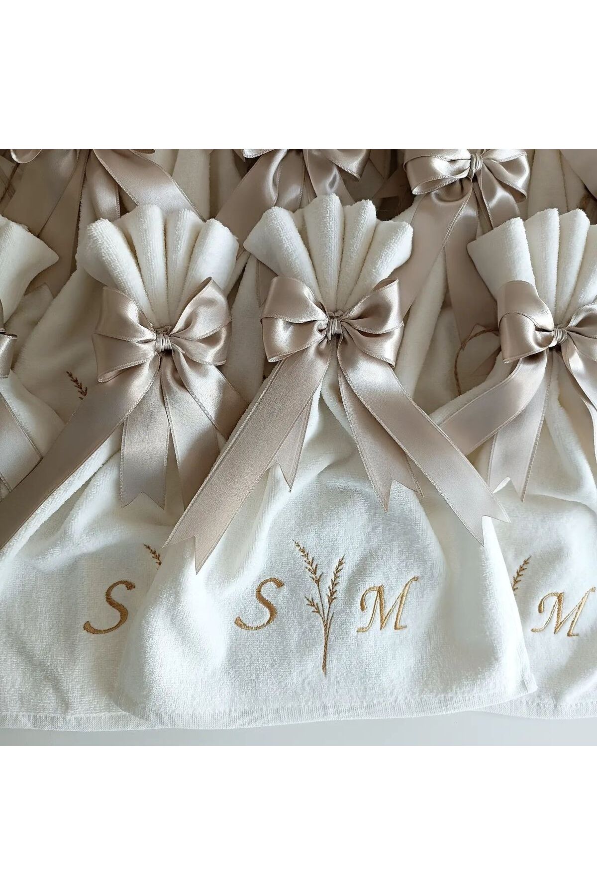 2Ddesign 10 Adet Düğün-Nişan-Sünnet Konvoy havlusu/ Özel İsim ve Tarih Nakışlı