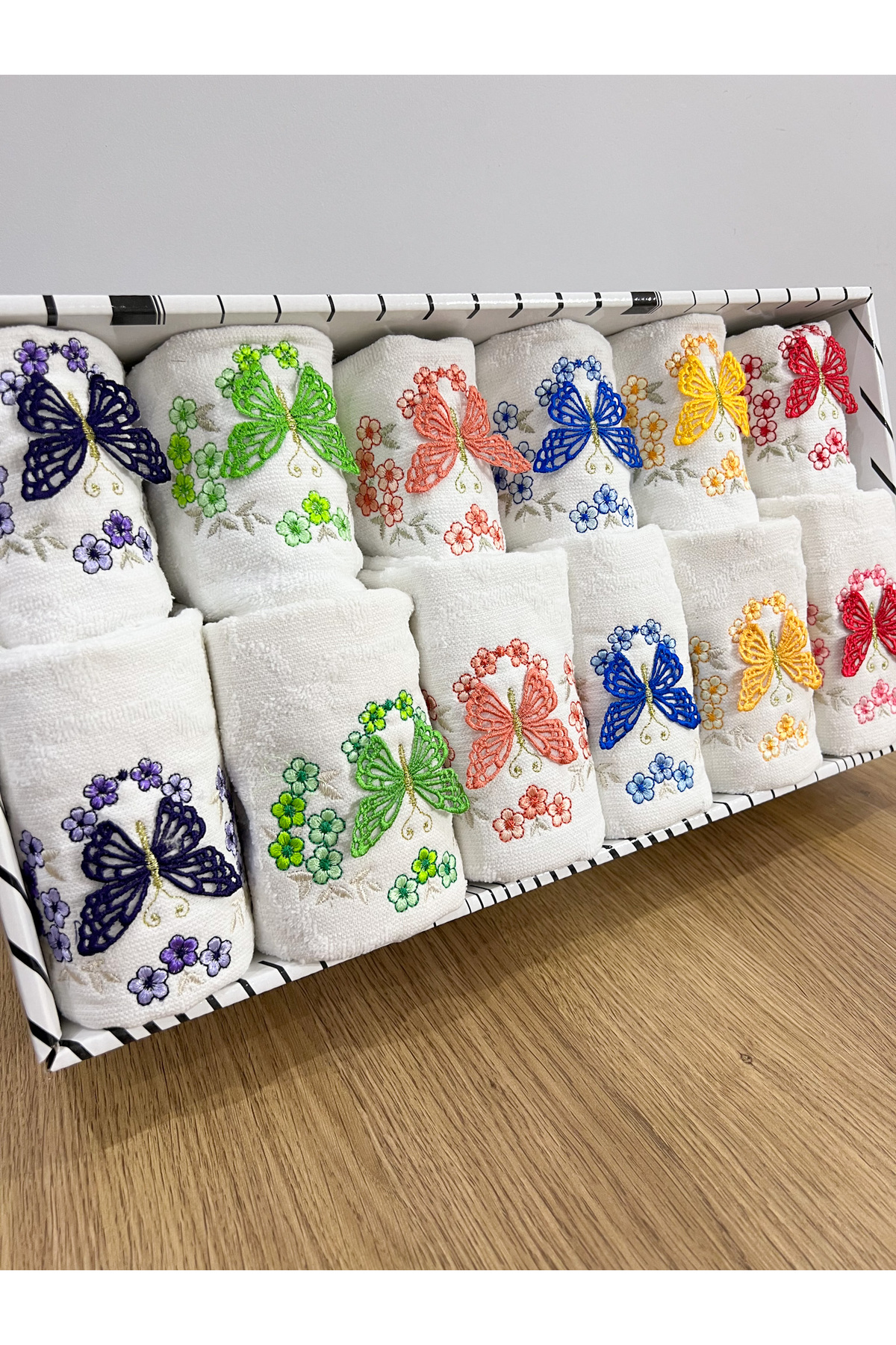 AYHANHOME 3d Kelebek Nakış Işleme Desenli Kutulu Çeyizlik Hediyelik 12'li 6 El Yüz & 6 Mutfak Havlu Seti