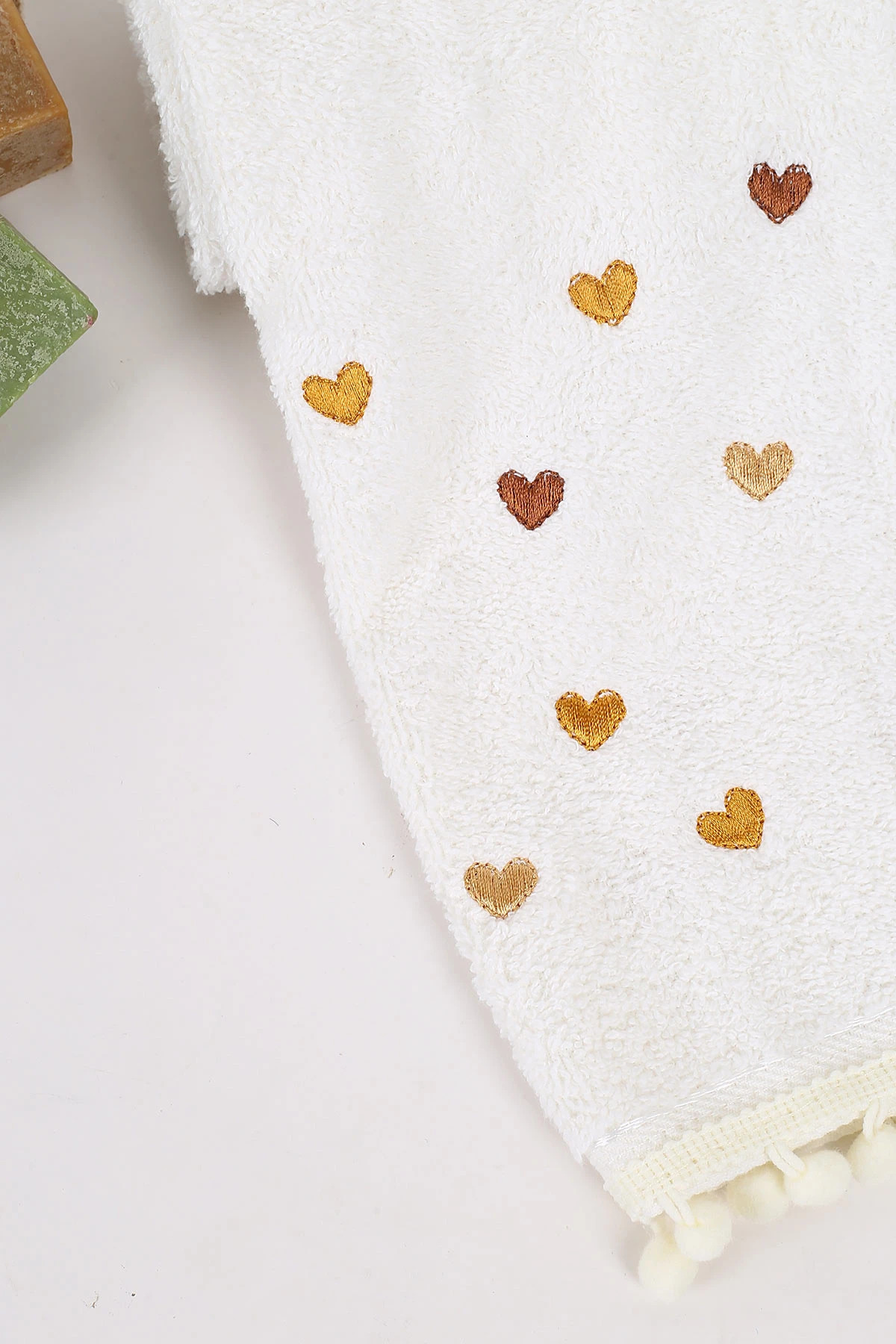 Çeyiz Merkezi Ponponlu Kalpli El Yüz Havlusu 50x90 KREM - Görsel 2