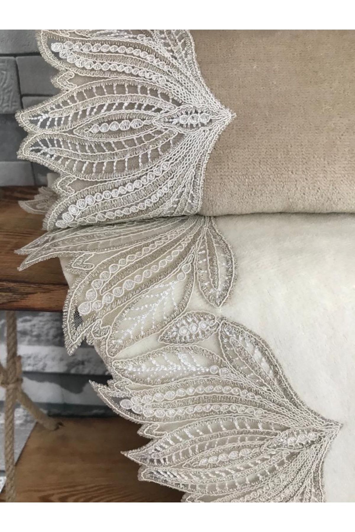Çeyiz Bahçesi Fransız Güpürlü Çınar Kadife Havlu Takımı 50&90 - Görsel 2