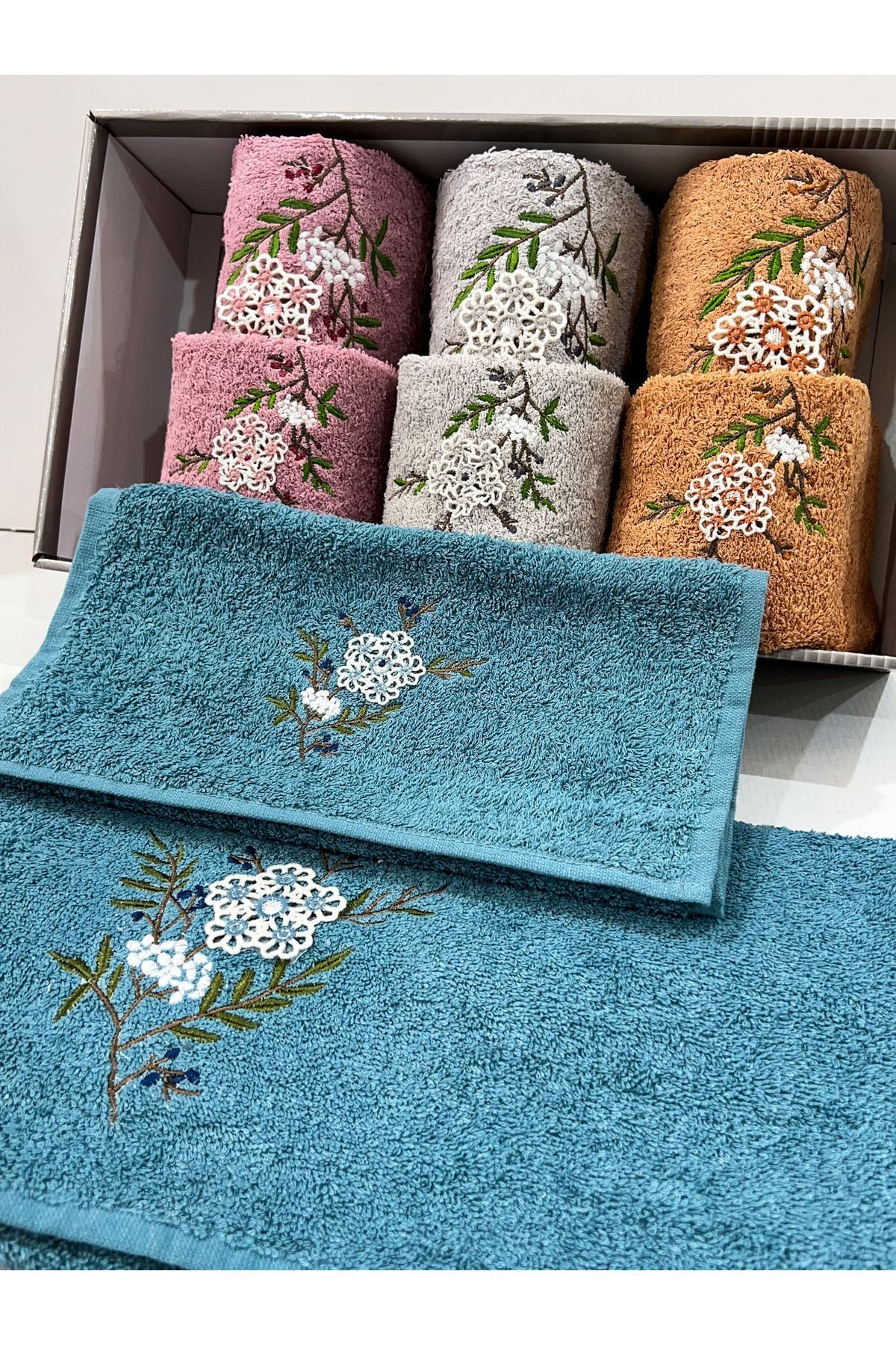 AYHANHOME Nakış Işleme Desenli Kutulu Çeyizlik Hediyelik 8'li 4 El Yüz & 4 Mutfak Havlu Seti - Görsel 2