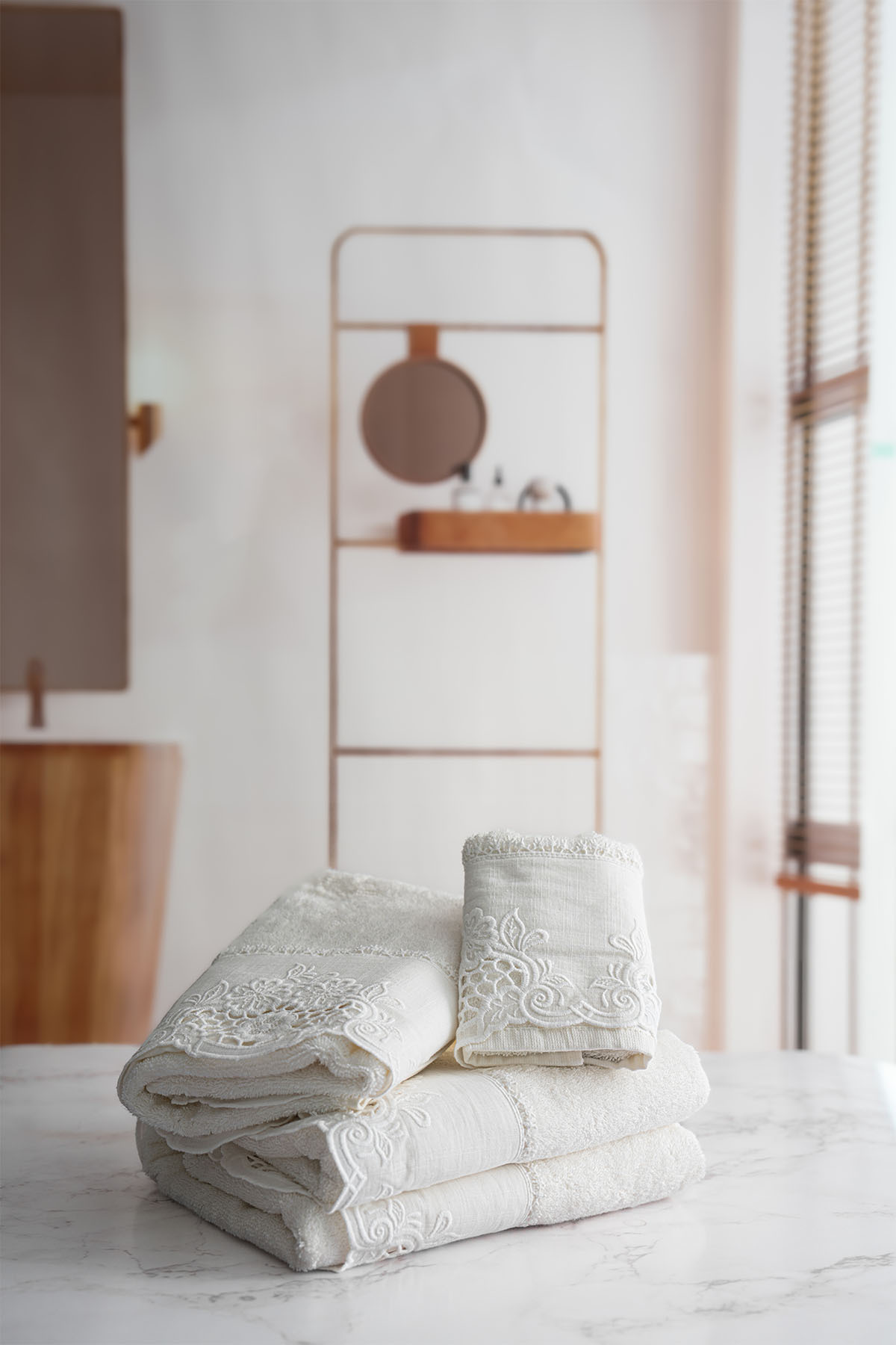 Nazik Home Puerta Çiçek İşlemeli El Havlusu (30 x 50 cm) - Görsel 3