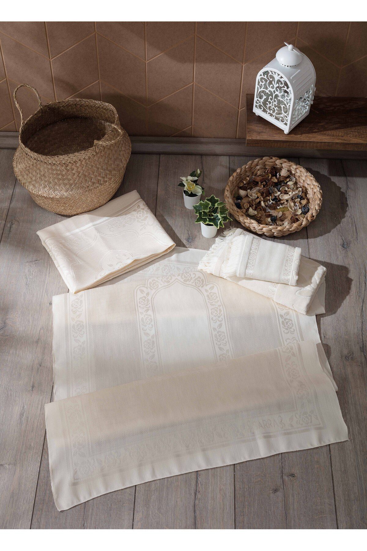 sarra 4'lü Saçaklı Etamin Bohça Seti - Kapiçino