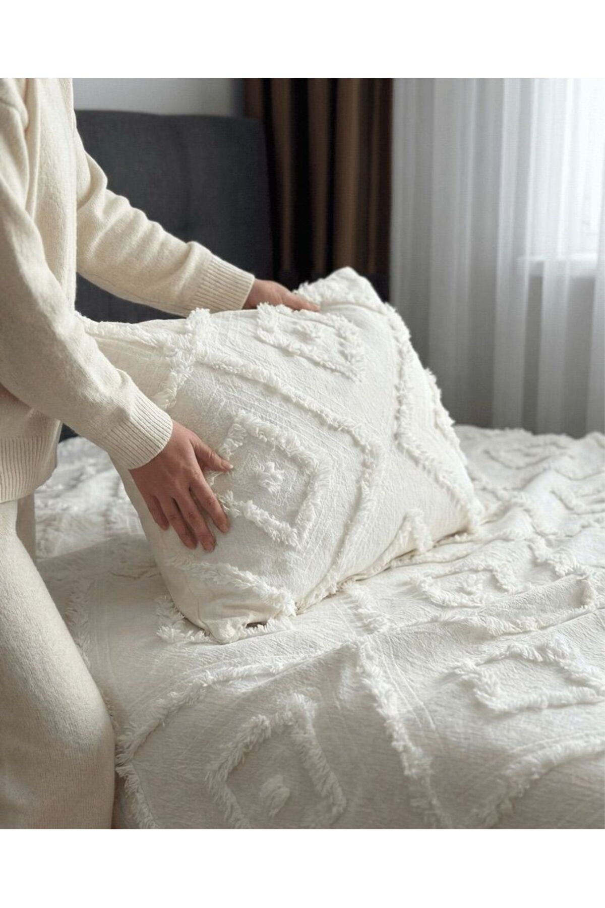 miar home perde tekstil Krem Şönil İskandinav Yatak Örtüsü Takımı 250 x 260 cm – Valonlu Model 2 Adet 50 x 70 Yastık Kılıfı - Görsel 2