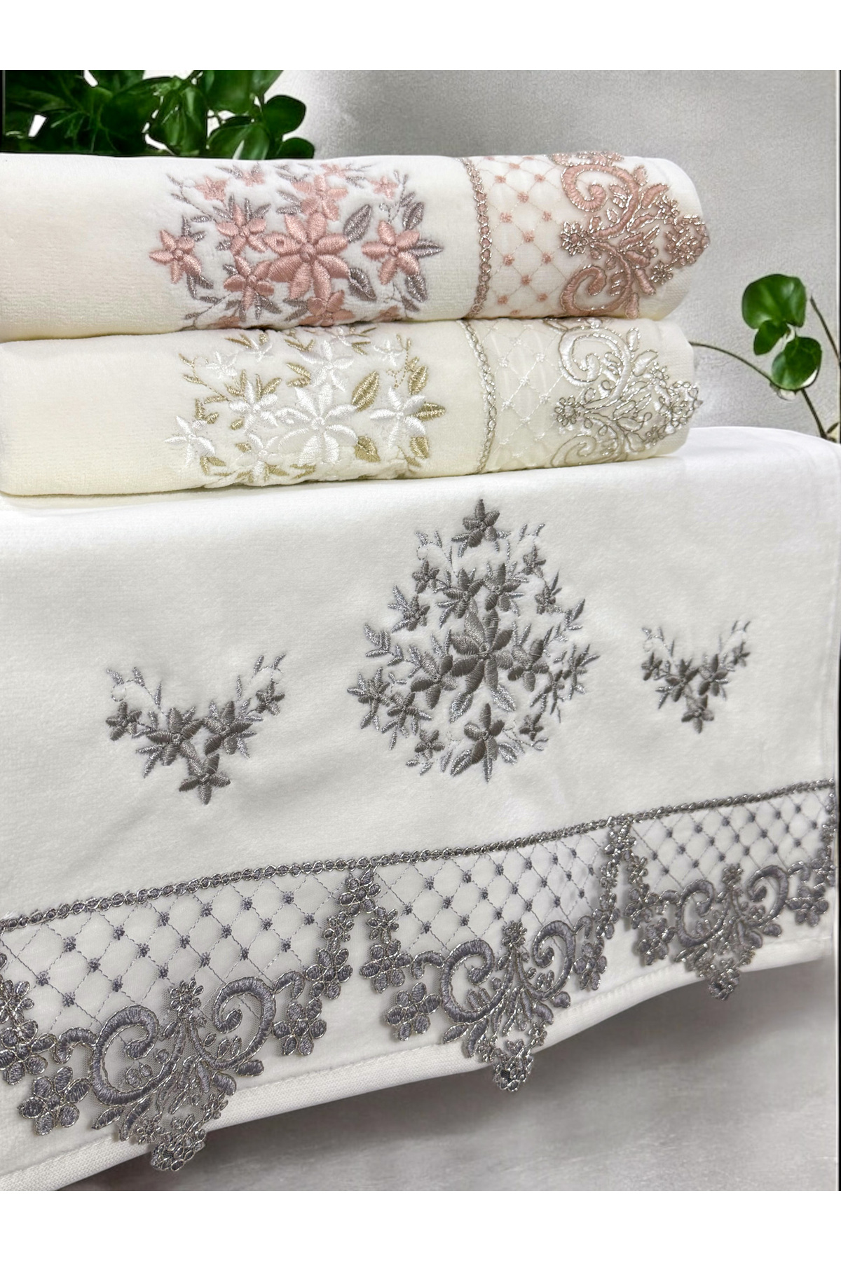 AYHANHOME 3 Adet Kadife Lüks Fransız Güpürlü Sırma İşlemeli Çeyizlik 50x90 El ve Yüz Havlusu