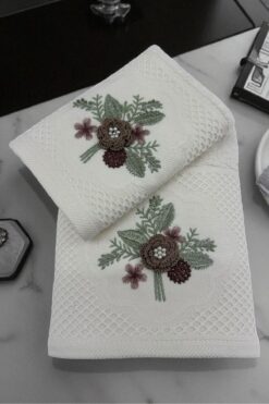 MORMENEKŞE HAVLU MORMENEKŞE ANALI KIZLI HAVLU TAKIMI 1 ADET 50X85 CM YÜZ HAVLUSU 1 ADET 30X50 CM EL HAVLUSU