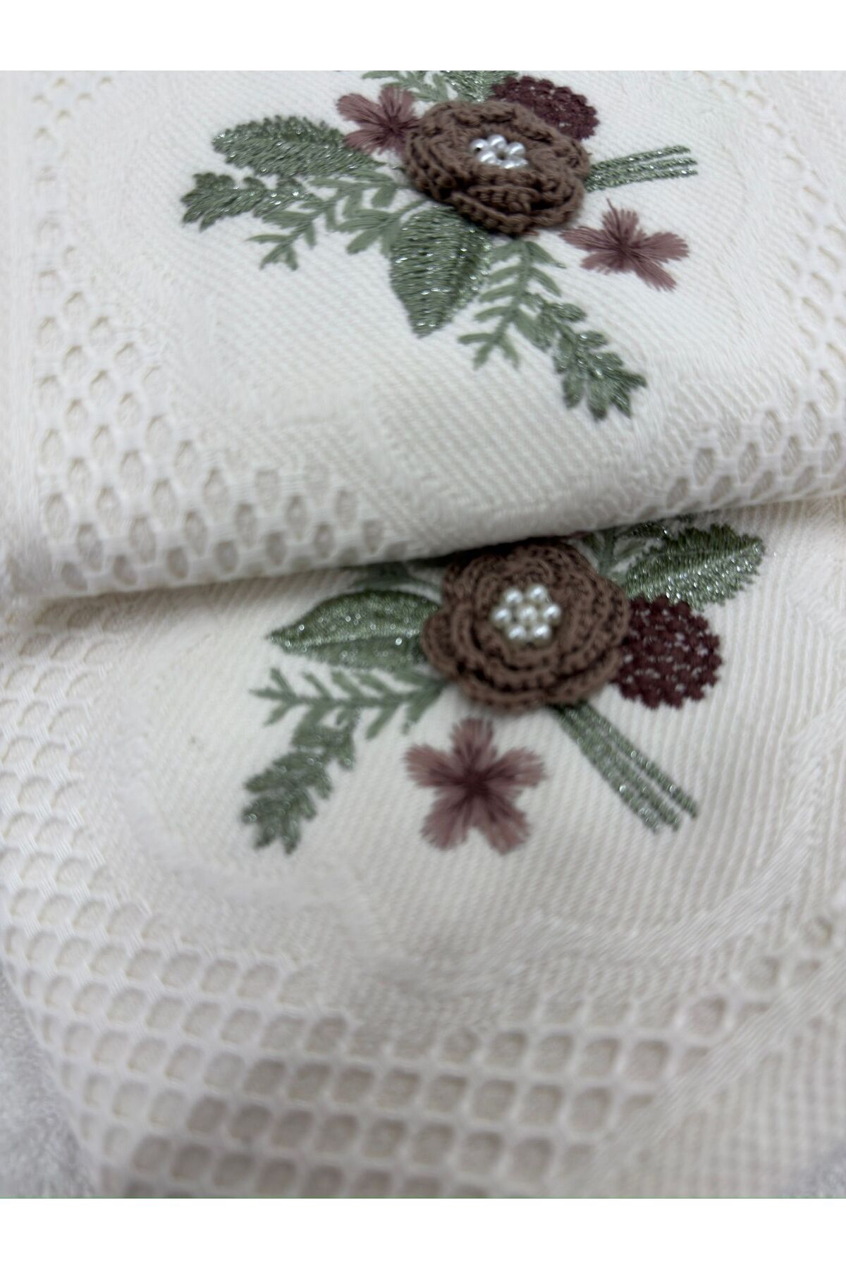 MORMENEKŞE HAVLU MORMENEKŞE ANALI KIZLI HAVLU TAKIMI 1 ADET 50X85 CM YÜZ HAVLUSU 1 ADET 30X50 CM EL HAVLUSU - Görsel 3