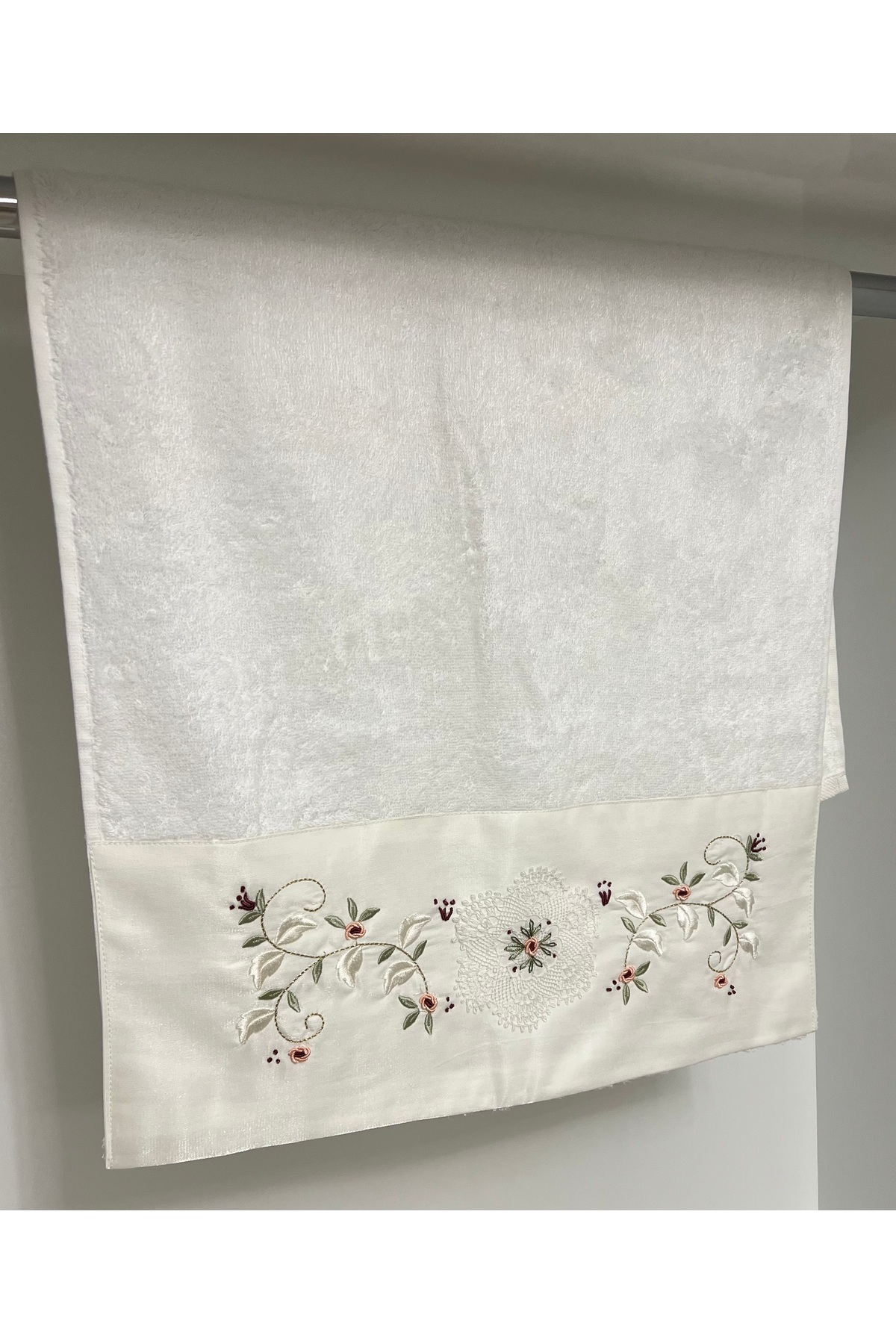 Home Karlla bambu nakışlı ve el işlemeli havlu 1 adet 50x90 - Görsel 3