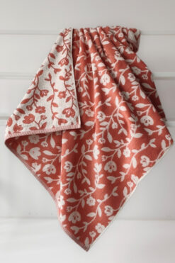 Sevim Çiçek Desenli İpliği Boyalı Kiremit Banyo Havlusu - Yüksek Su Emici & Yumuşak - 90x150 Cm-%100 Pamuk