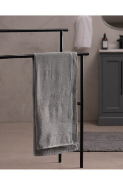 Madame Coco Stripe Armürlü Banyo Havlusu - Otel Koleksiyon