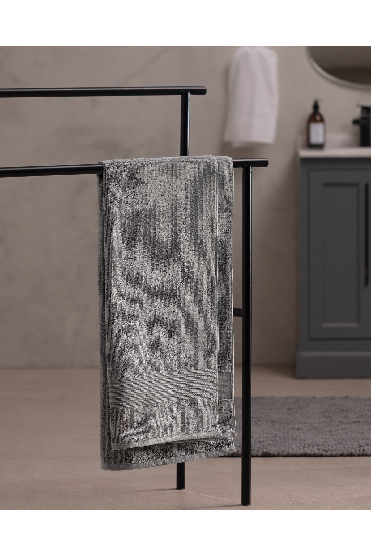 Madame Coco Stripe Armürlü Banyo Havlusu - Otel Koleksiyon