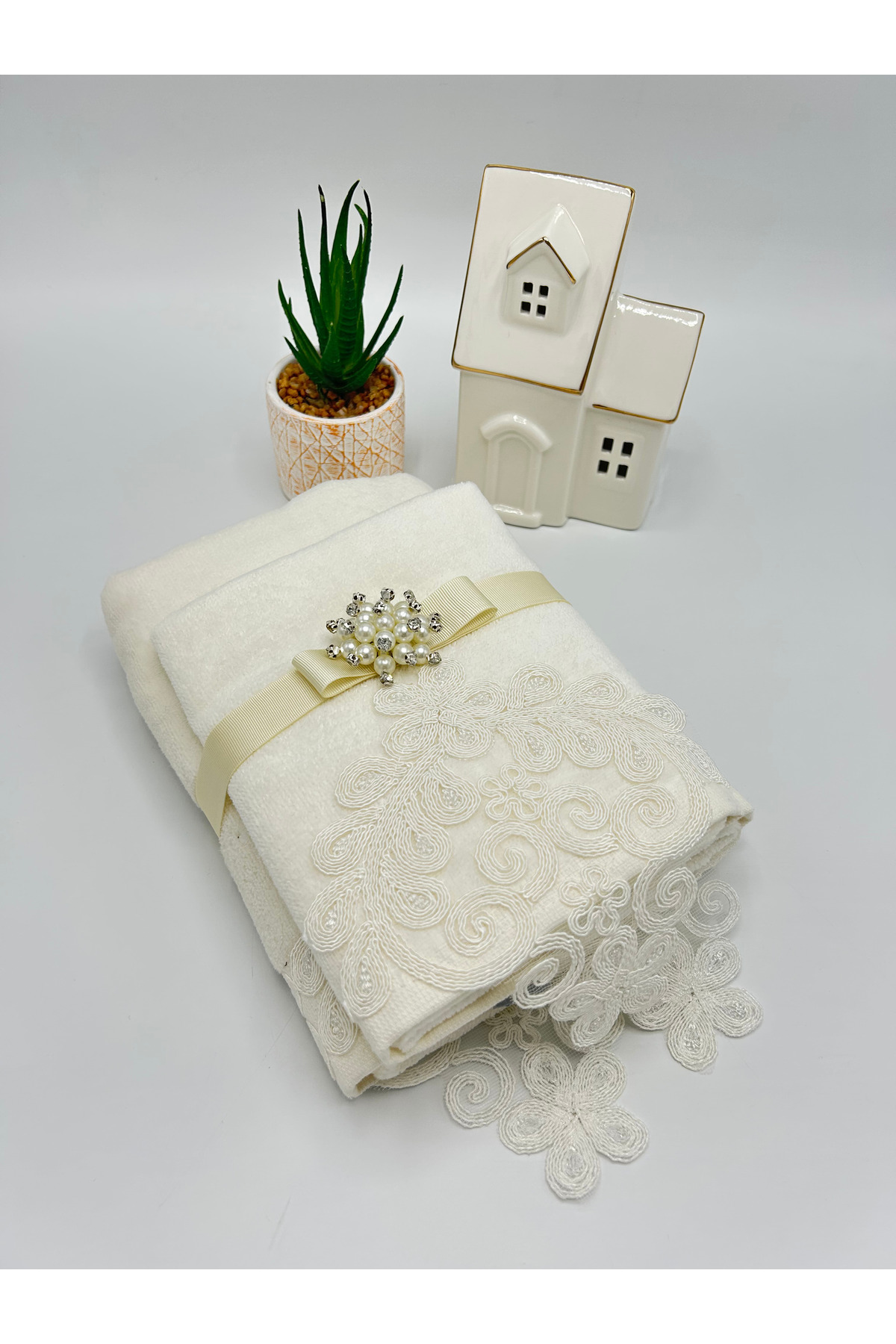LenaToptan 2'li Güpürlü Dantelli Kadife Krem 30x50 ve 50x90 cm Havlu Seti ( Bohçalık - Çeyizlik - Hediyelik )