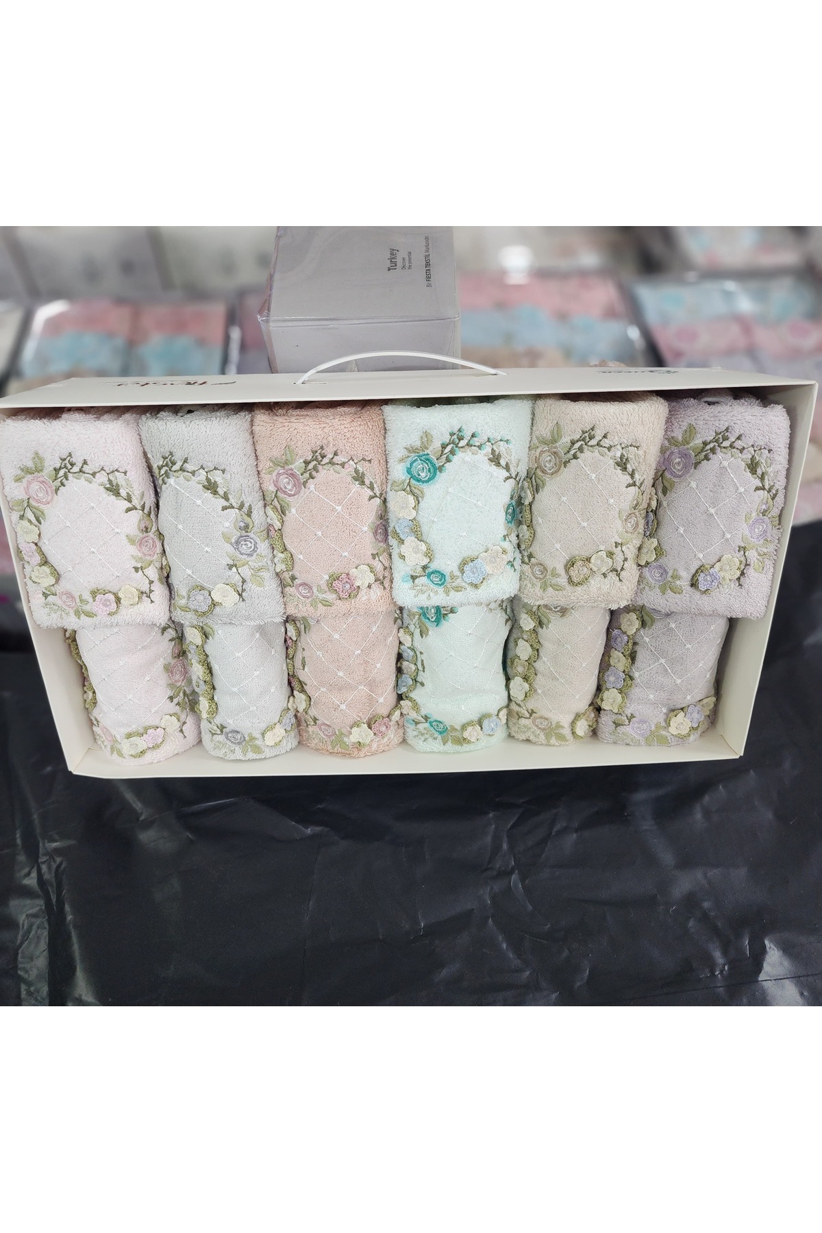 Fiesta Analı Kızlı Havlu 3D Nakışlı Çok Renkli Bambu Havlu 50X90 (6 Adet) 30X50 (6 Adet) - Görsel 2